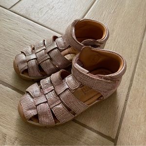 Bisgaard Toddler girls Billie Sandals in Rosebloom shiny pink size 25 EU